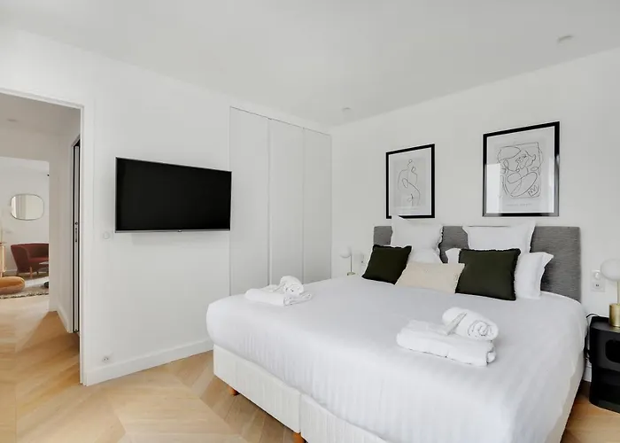 Pick A Flat\'S Apartment On Place Du Tertre