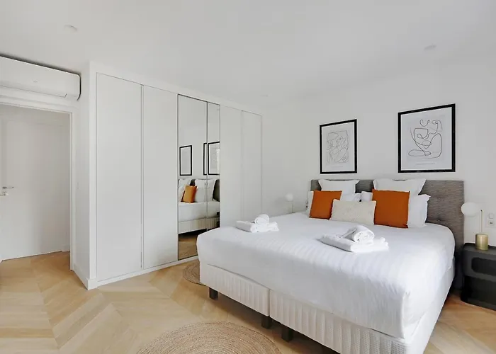 Pick A Flat\'S Apartment On Place Du Tertre